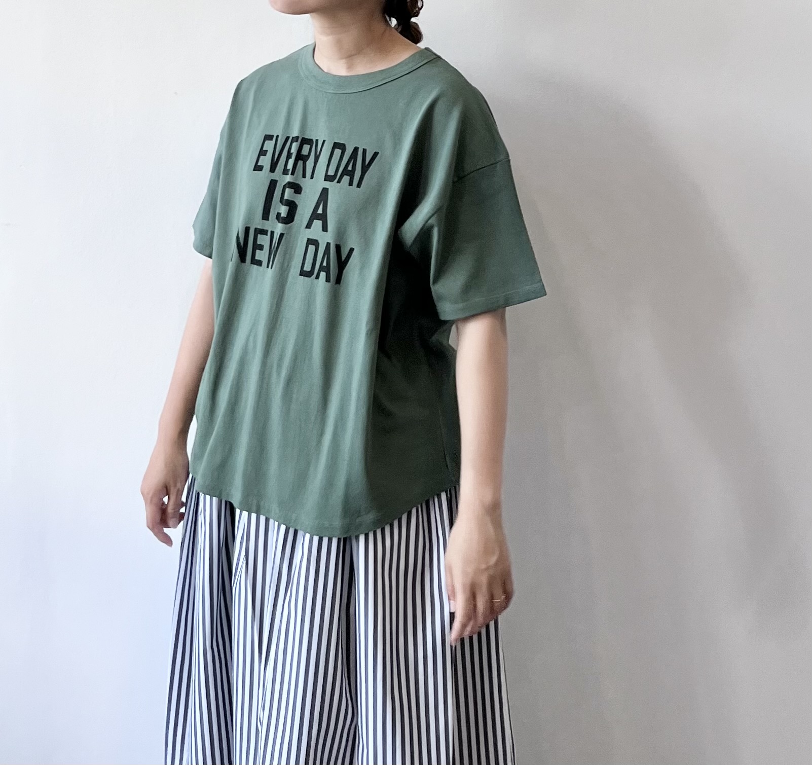 BLUE LAKE MARKET　ロゴプリントTEE”EVERY DAY IS A NEW DAY” 20%off